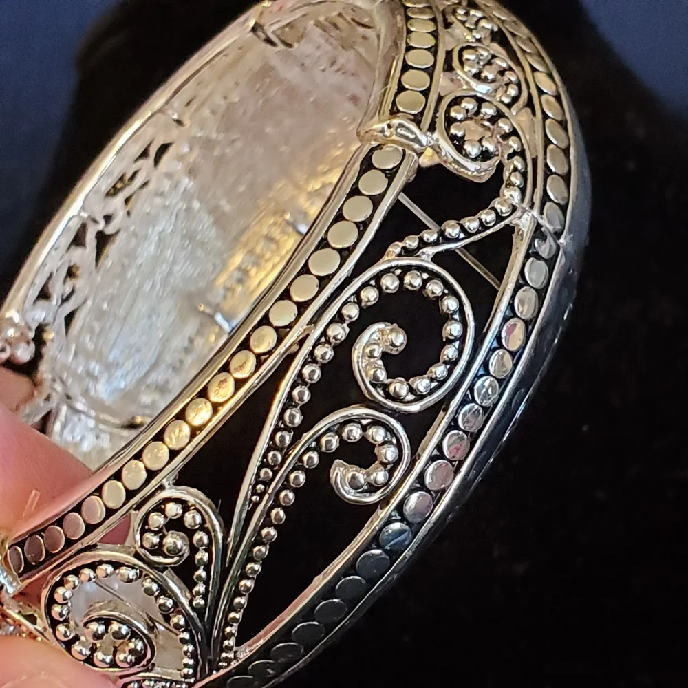 Fashion Leader silvertone scroll stretch bangle bracelet